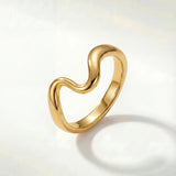 Daphne | Wavy Ring