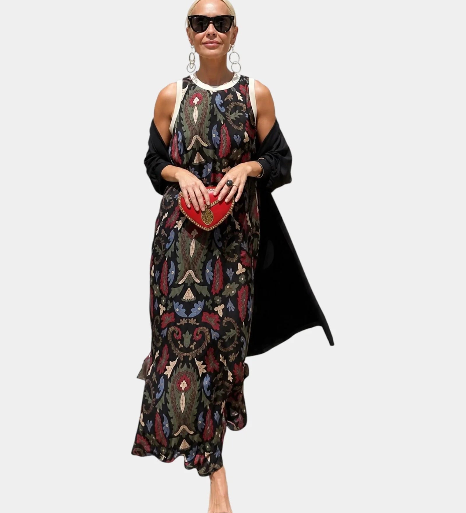 Lynette | Outfit with Dress and Light Vest